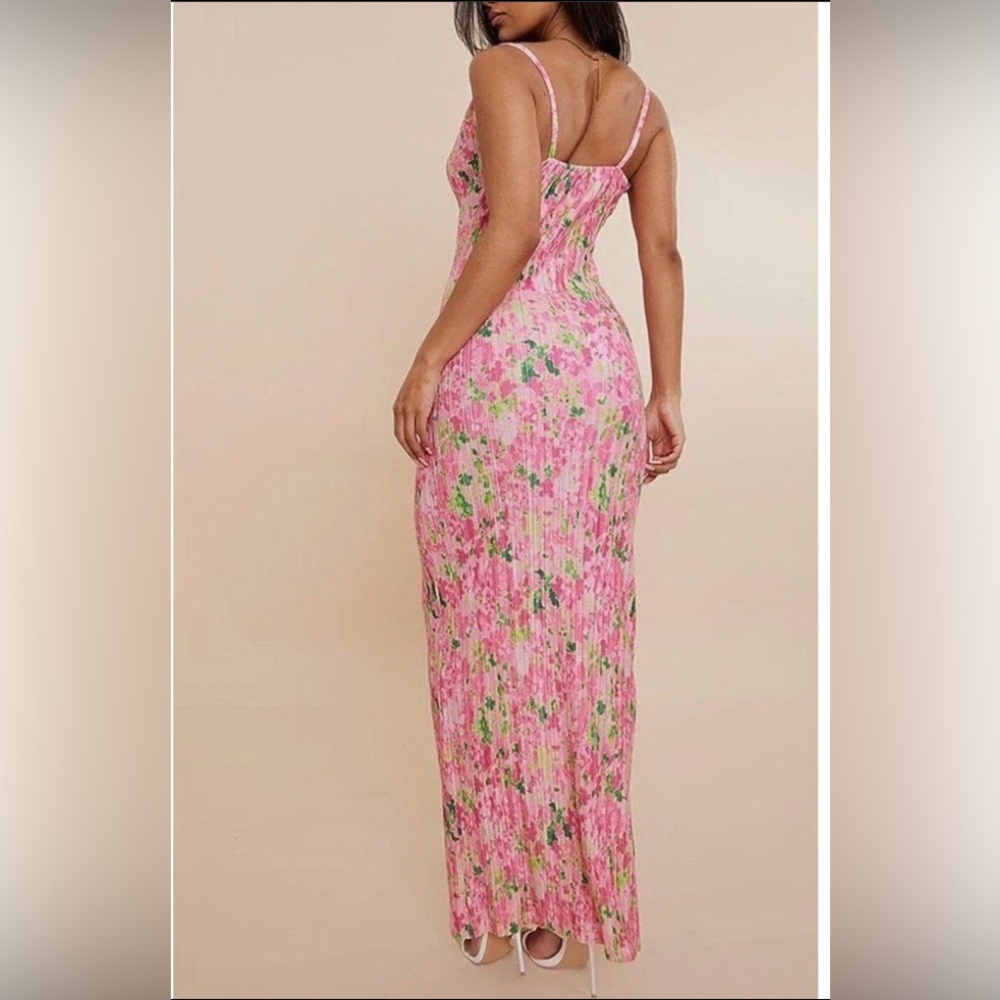 PrettyLittleThing NWT Pink Abstract Floral Printed Plisse Strappy Maxi Size 4 - Picture 3 of 4